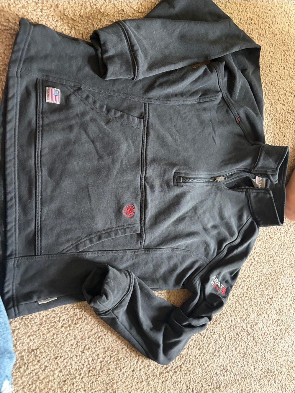 B54 Ariat Black Men’s Sm Quarter-Zip Lightweight Pullover